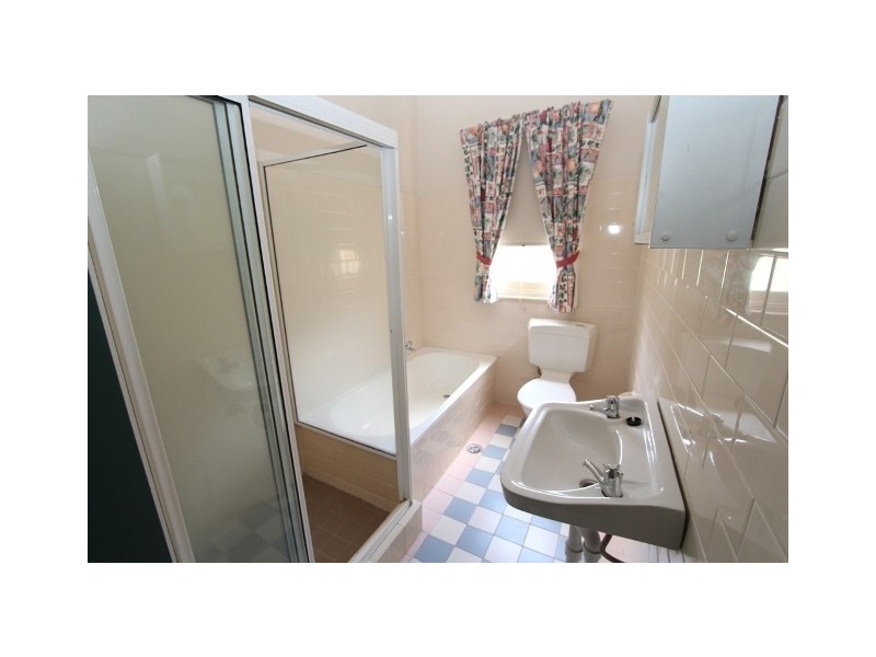 259 Bentinck St, Bathurst NSW 2795