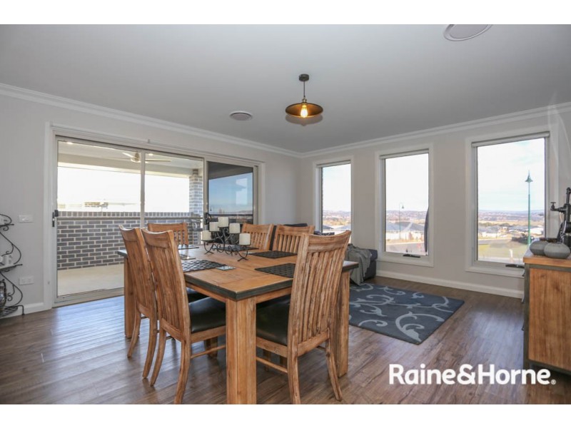 10 McGillan Drive, Kelso NSW 2795