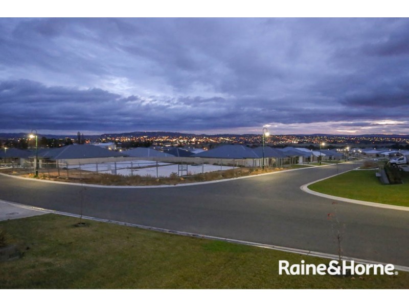10 McGillan Drive, Kelso NSW 2795
