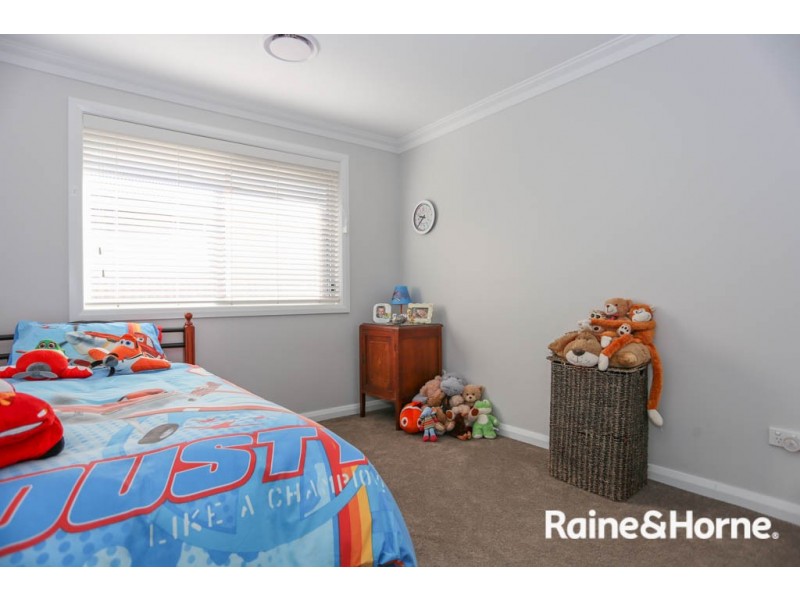 10 McGillan Drive, Kelso NSW 2795