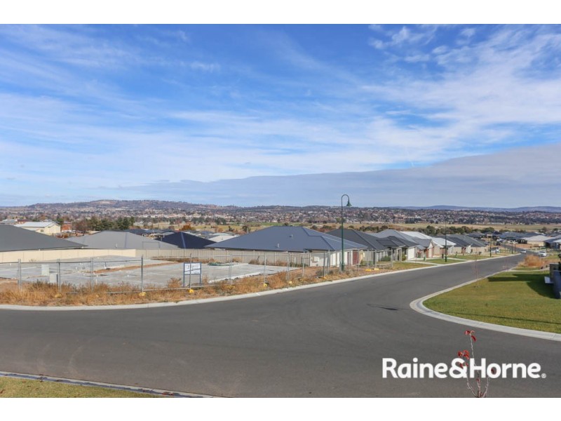10 McGillan Drive, Kelso NSW 2795