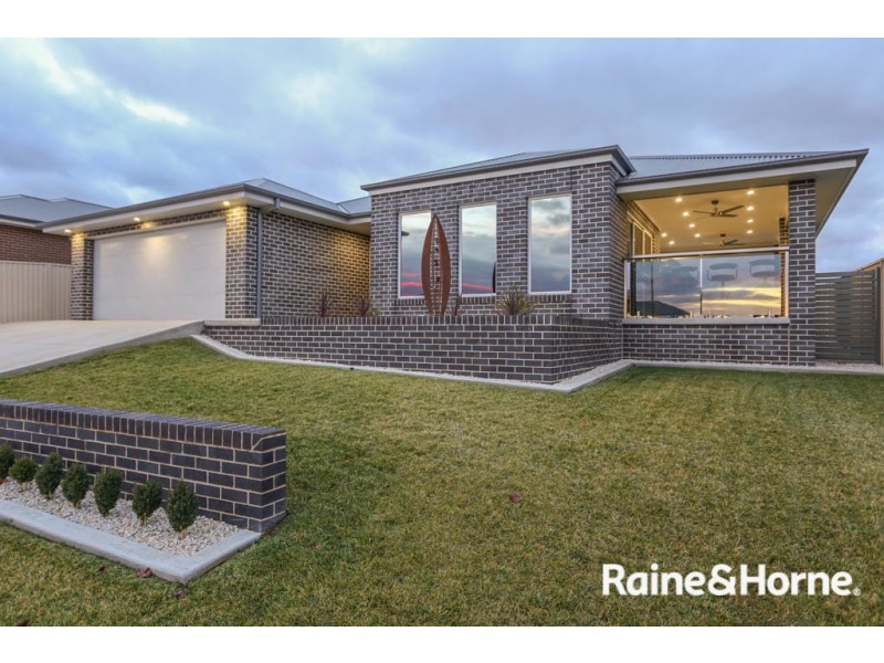 10 McGillan Drive, Kelso NSW 2795