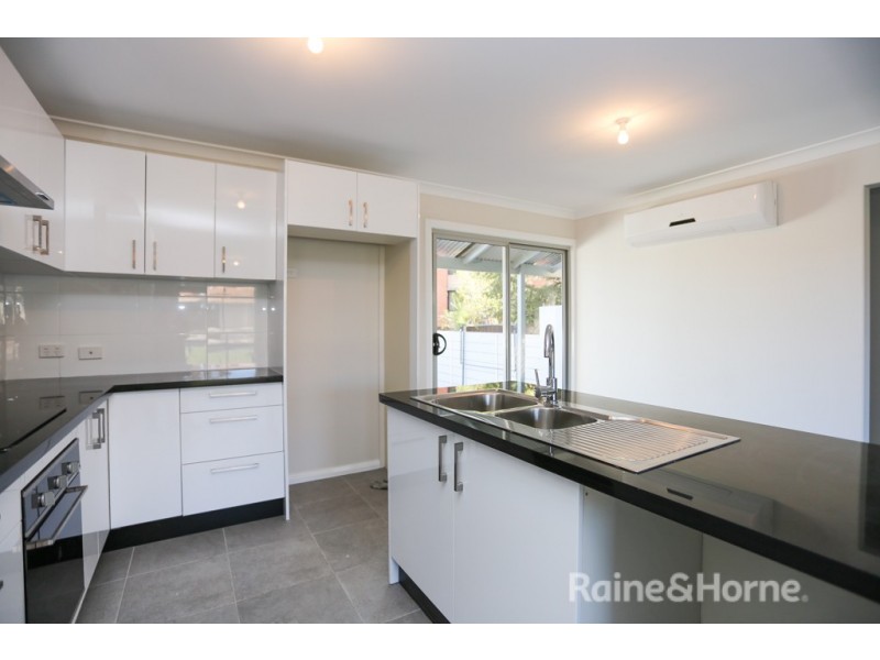 10 Rivett Place, Kelso NSW 2795