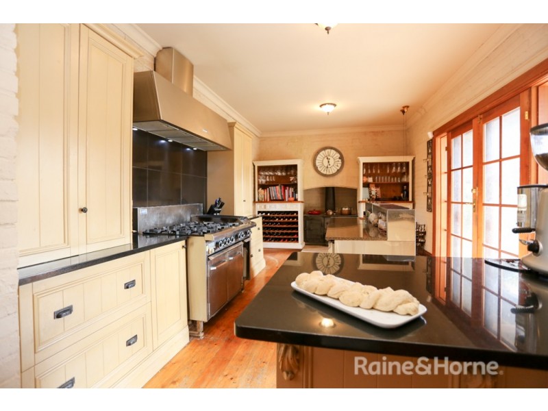 169 Havannah Street, Bathurst NSW 2795