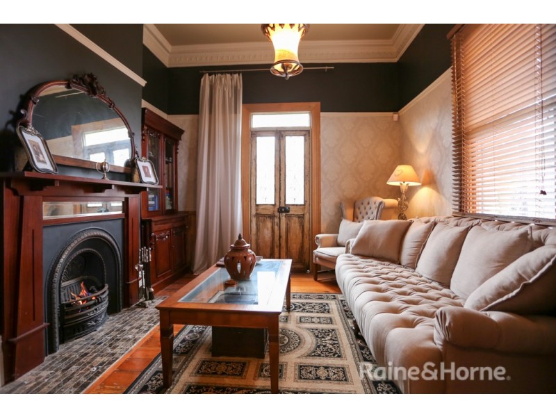 169 Havannah Street, Bathurst NSW 2795