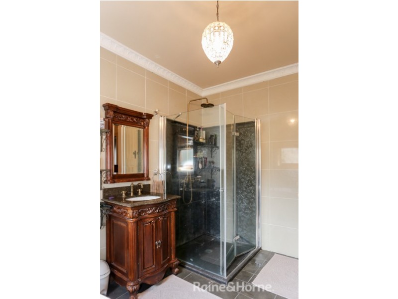 169 Havannah Street, Bathurst NSW 2795