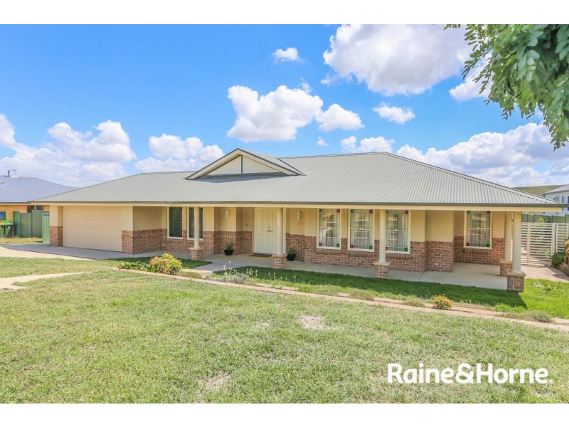 30 Emerald Drive, Kelso NSW 2795