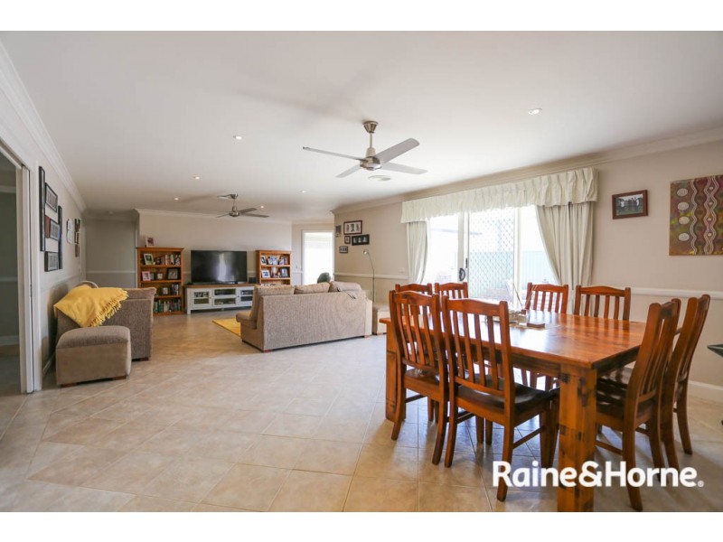 30 Emerald Drive, Kelso NSW 2795
