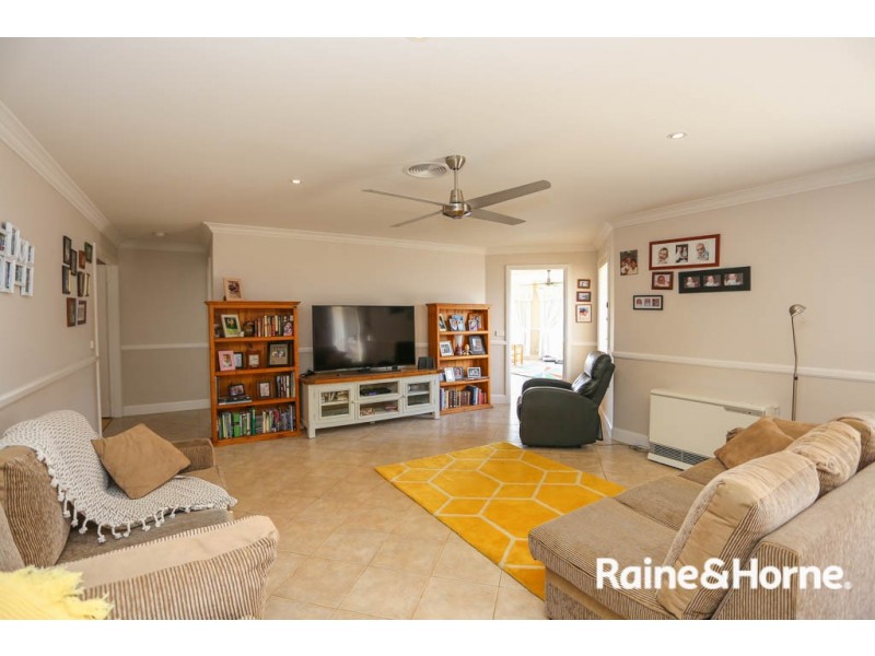 30 Emerald Drive, Kelso NSW 2795
