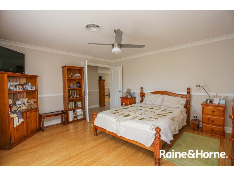 30 Emerald Drive, Kelso NSW 2795