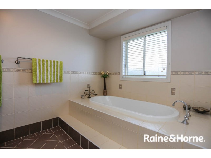 30 Emerald Drive, Kelso NSW 2795
