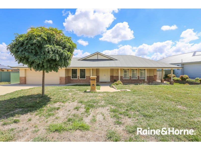 30 Emerald Drive, Kelso NSW 2795