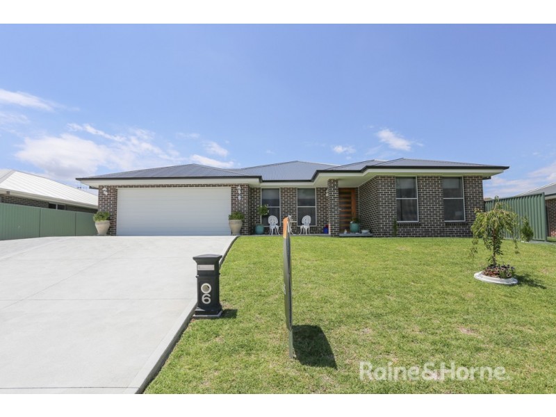 6 Barr Street, Windradyne NSW 2795