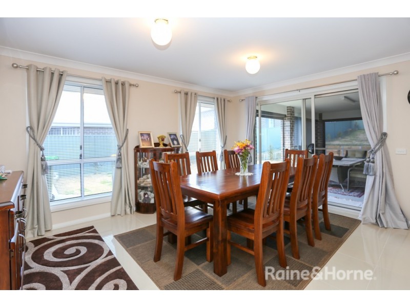 6 Barr Street, Windradyne NSW 2795