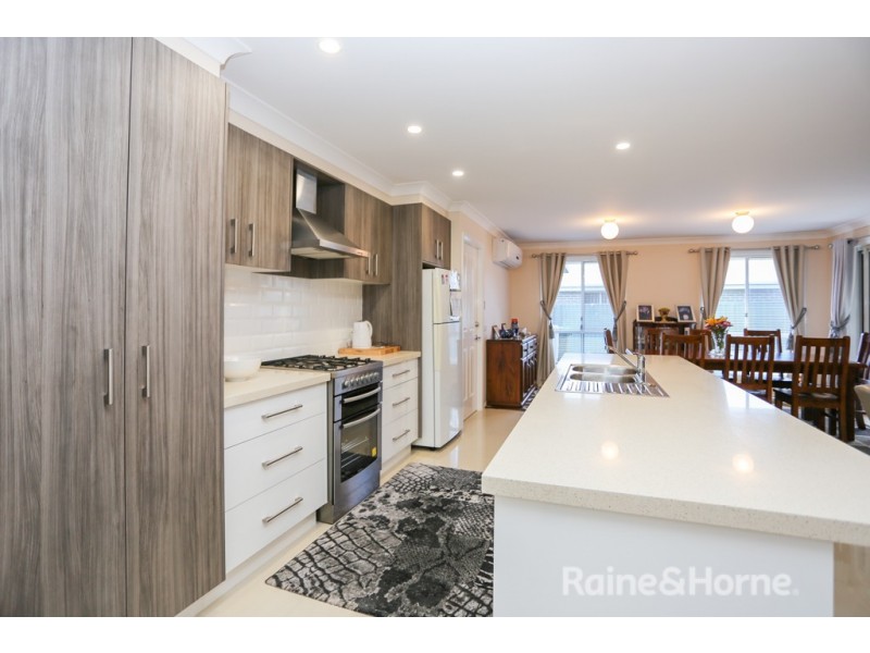 6 Barr Street, Windradyne NSW 2795