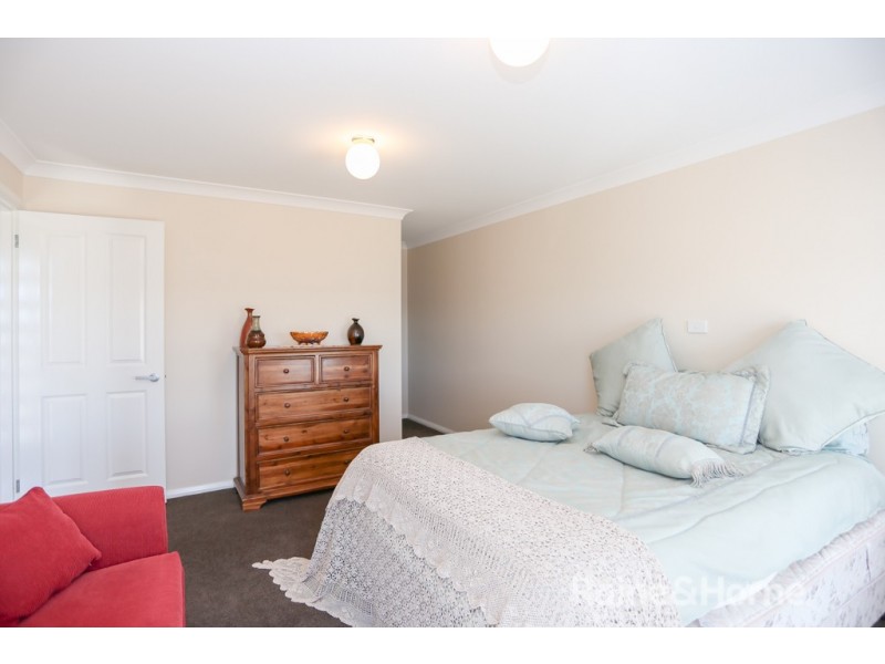 6 Barr Street, Windradyne NSW 2795