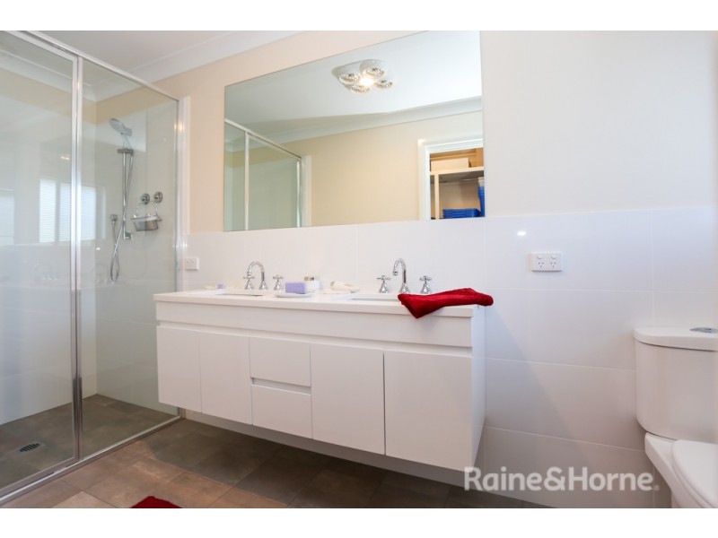 6 Barr Street, Windradyne NSW 2795