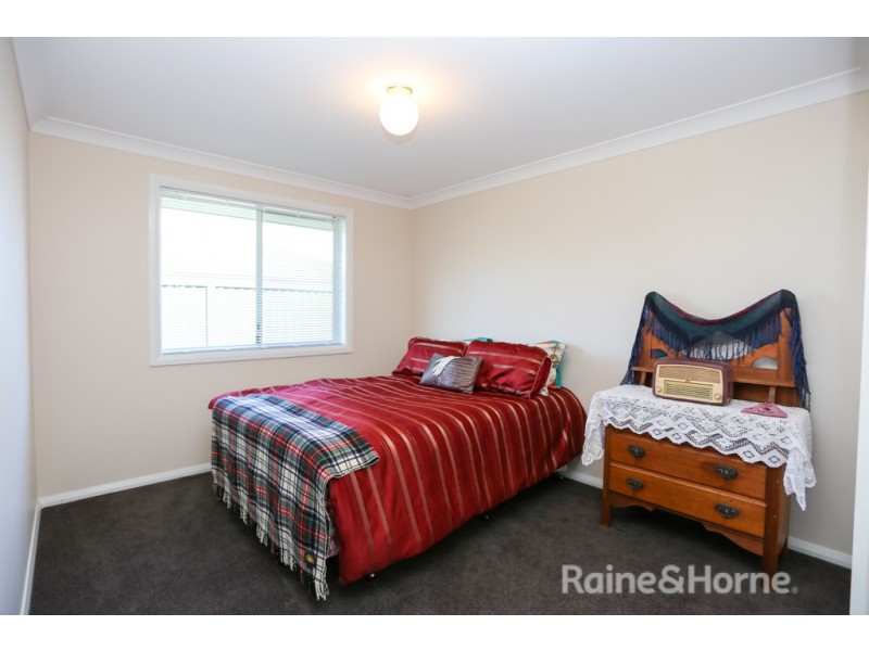 6 Barr Street, Windradyne NSW 2795