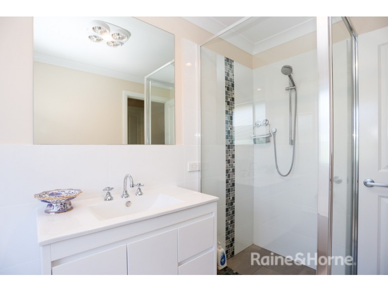 6 Barr Street, Windradyne NSW 2795