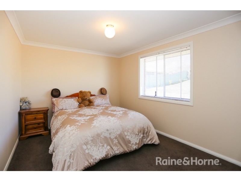 6 Barr Street, Windradyne NSW 2795