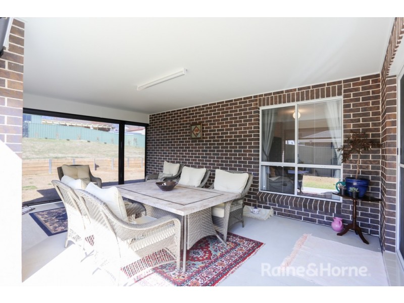 6 Barr Street, Windradyne NSW 2795