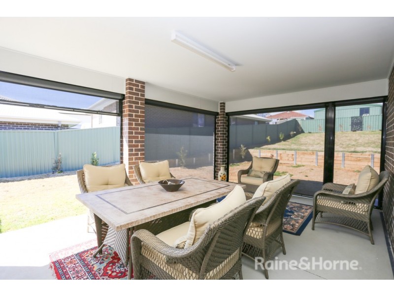 6 Barr Street, Windradyne NSW 2795
