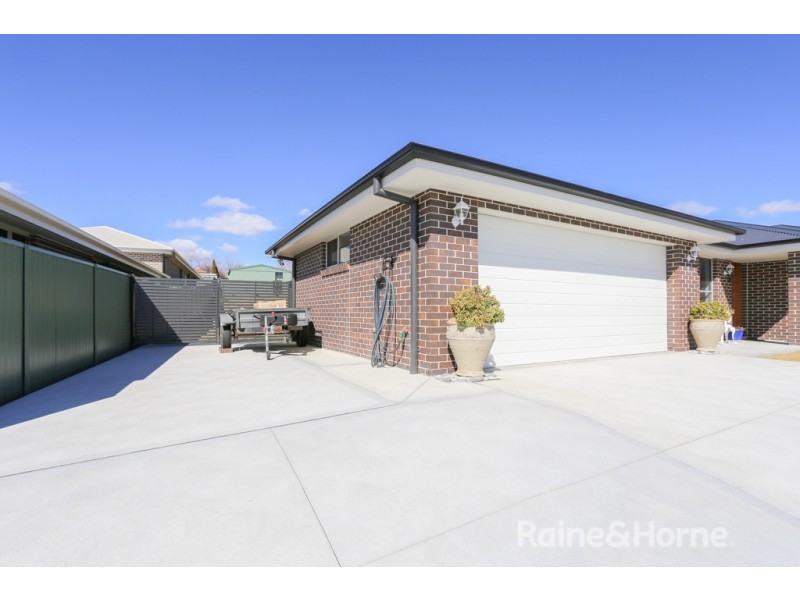 6 Barr Street, Windradyne NSW 2795