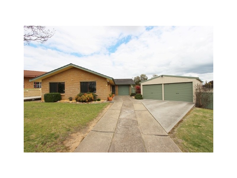 36 Pellion Place, Bathurst NSW 2795