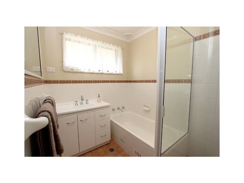 36 Pellion Place, Bathurst NSW 2795