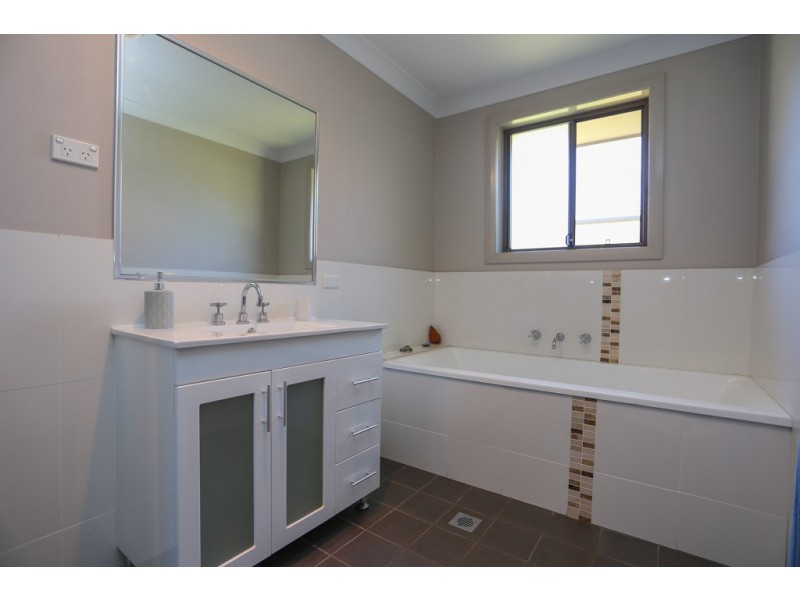 574 Eleven Mile Drive, Eglinton NSW 2795