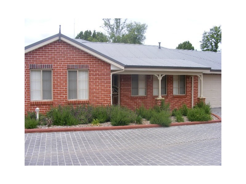 3/128 Howick St, Bathurst NSW 2795