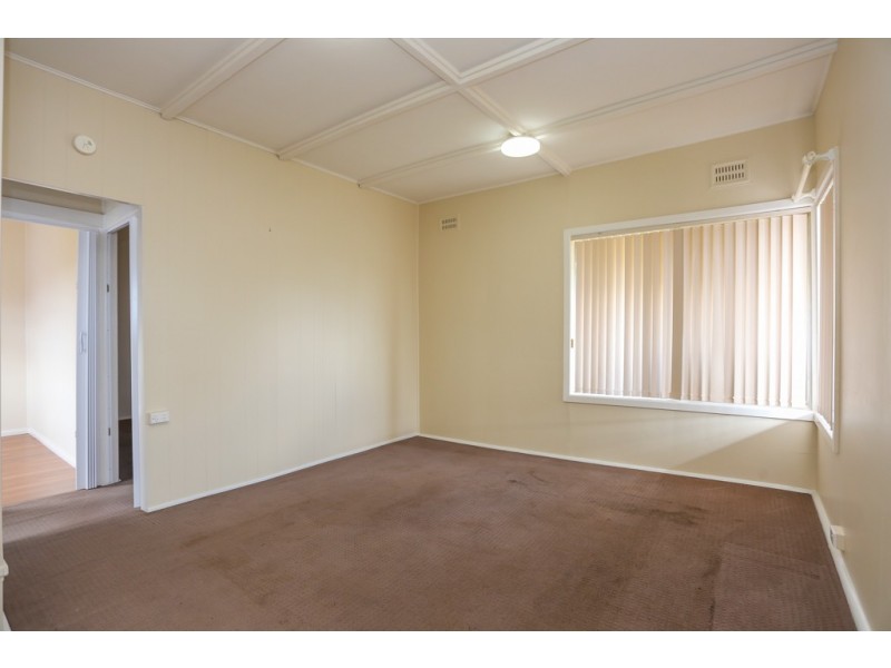 6 Pacific Way, West Bathurst NSW 2795