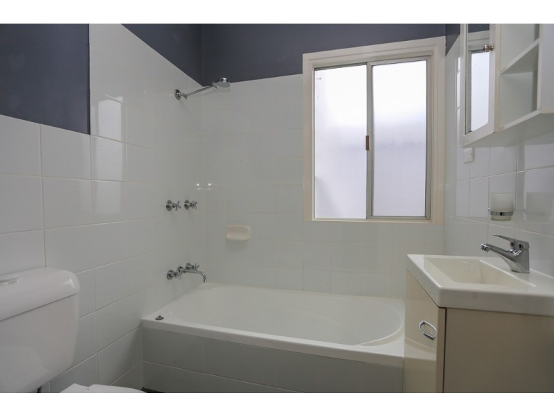 6 Pacific Way, West Bathurst NSW 2795