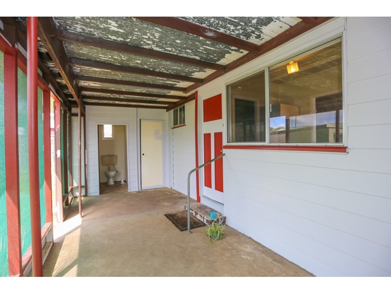 6 Pacific Way, West Bathurst NSW 2795
