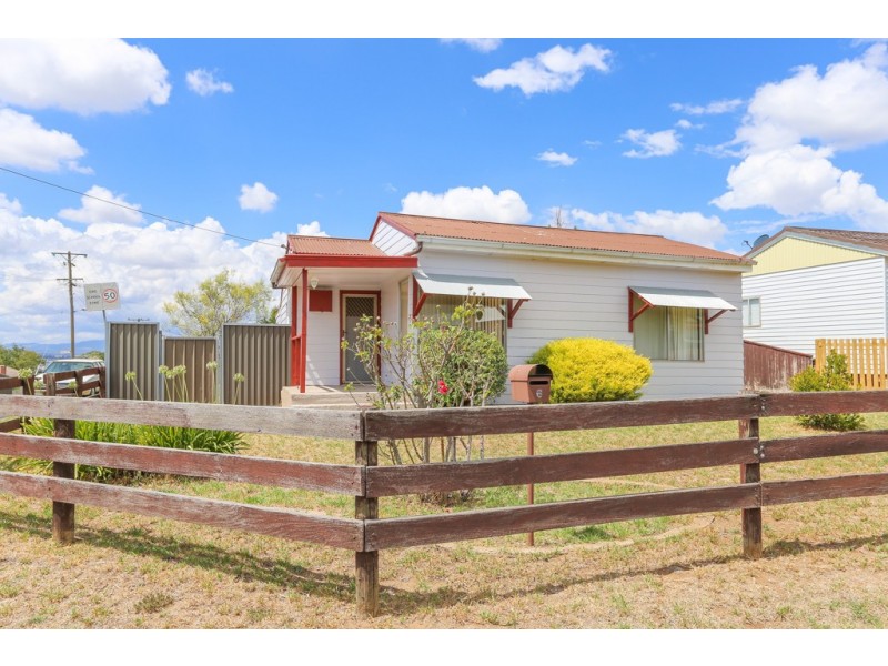 6 Pacific Way, West Bathurst NSW 2795