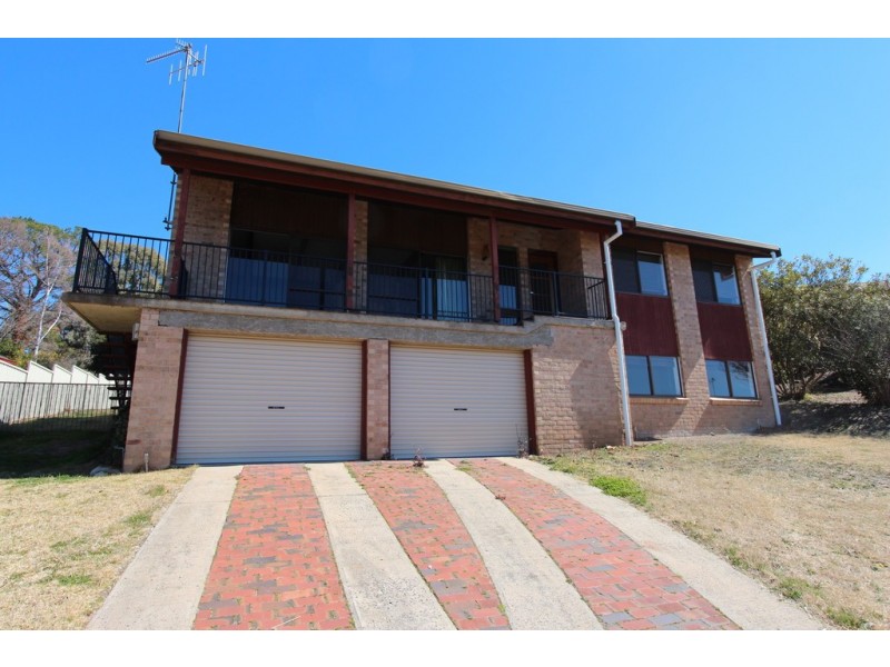 6 De Lisle Pl, Bathurst NSW 2795