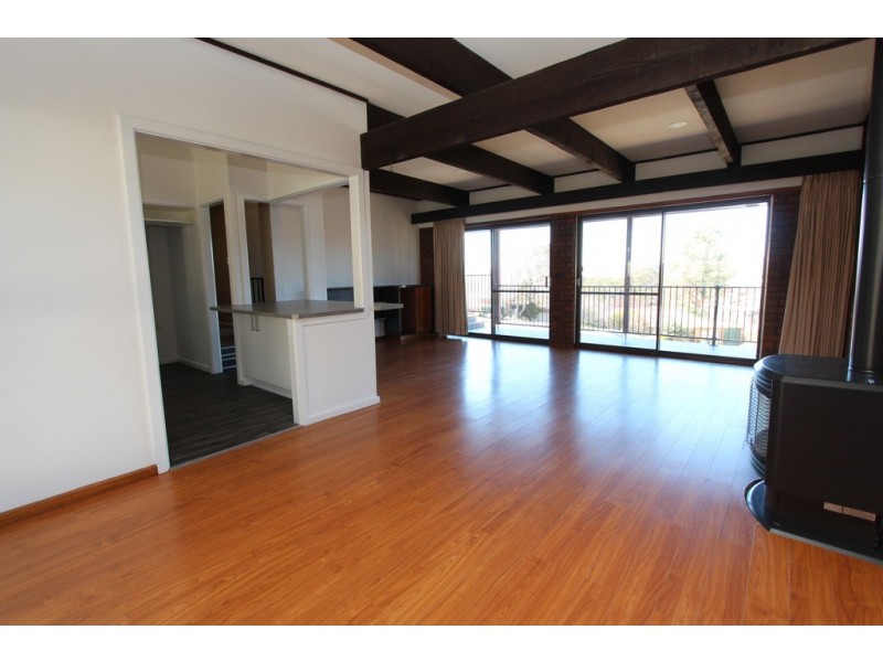 6 De Lisle Pl, Bathurst NSW 2795