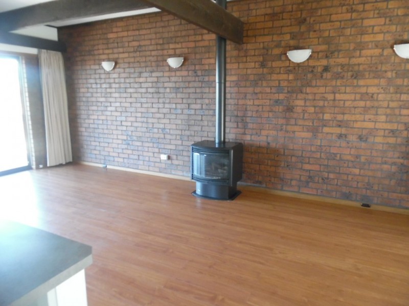 6 De Lisle Pl, Bathurst NSW 2795