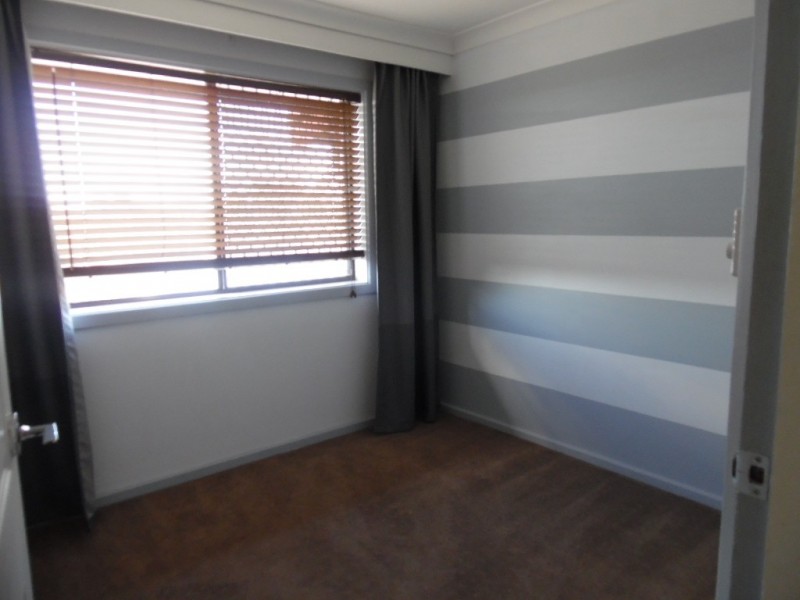 6 De Lisle Pl, Bathurst NSW 2795