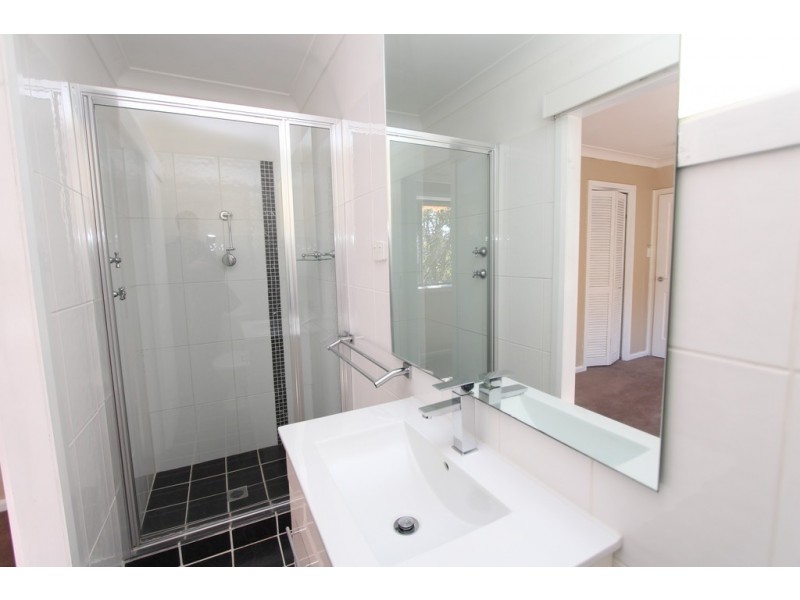 6 De Lisle Pl, Bathurst NSW 2795
