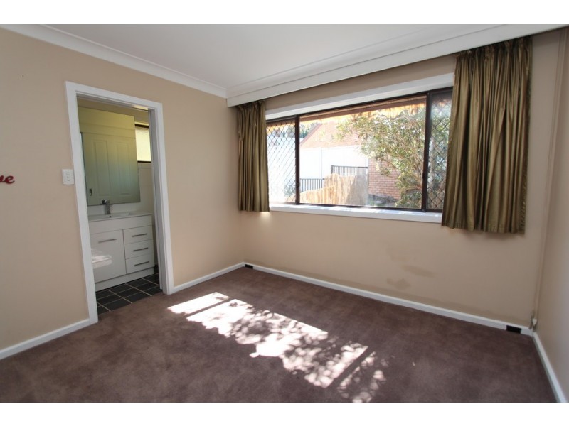 6 De Lisle Pl, Bathurst NSW 2795
