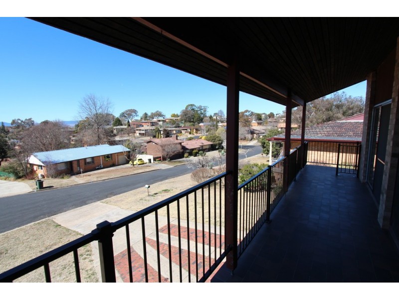 6 De Lisle Pl, Bathurst NSW 2795