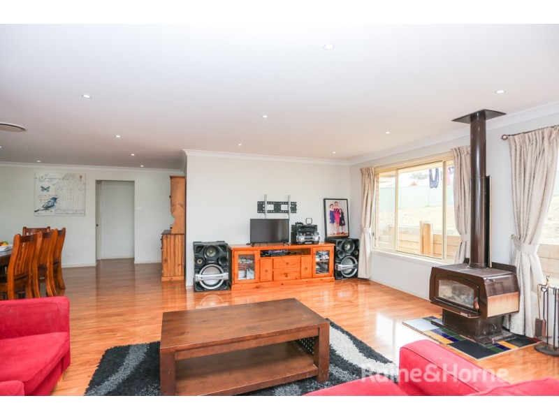 37a Sapphire Crescent, Kelso NSW 2795