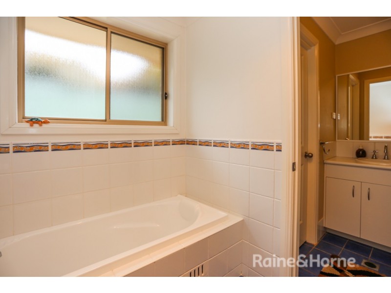 16a Vittoria Street, Bathurst NSW 2795