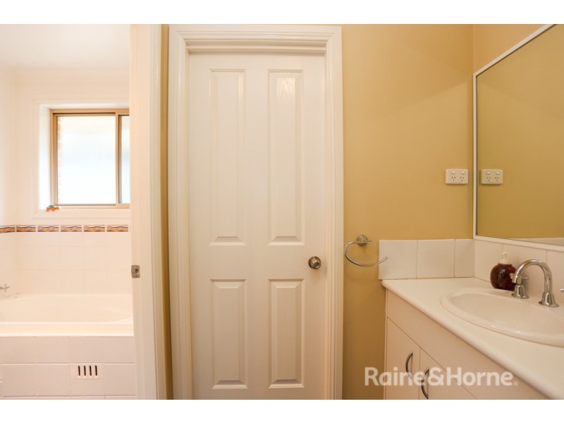 16a Vittoria Street, Bathurst NSW 2795