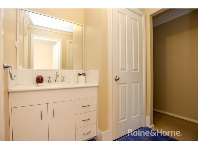 16a Vittoria Street, Bathurst NSW 2795