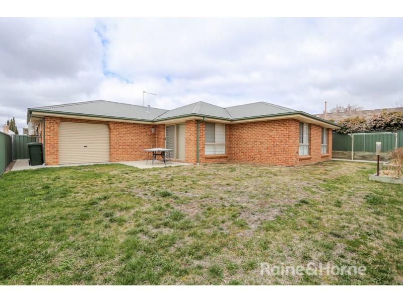 16a Vittoria Street, Bathurst NSW 2795