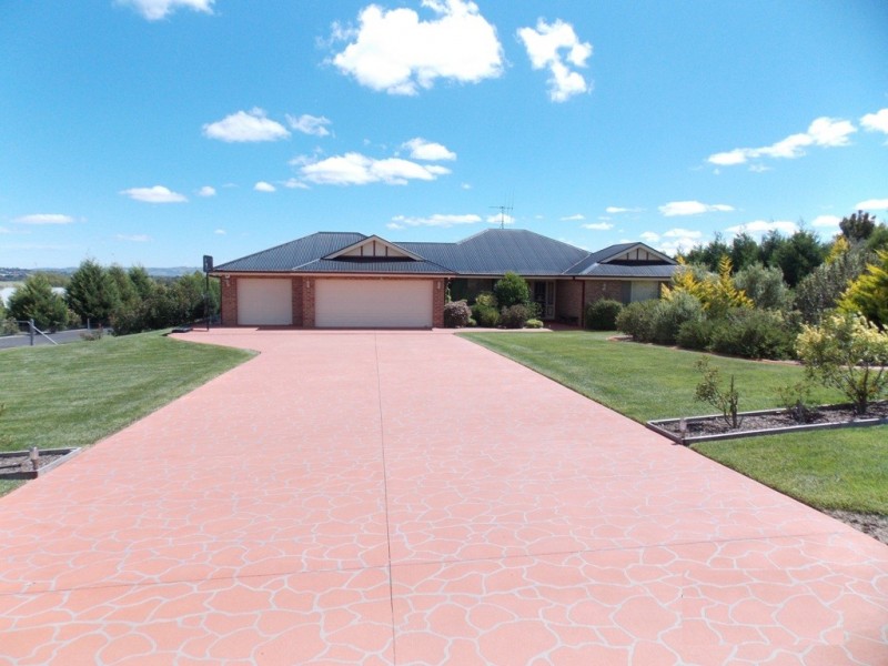 66 Blue Ridge Drive, Bathurst NSW 2795