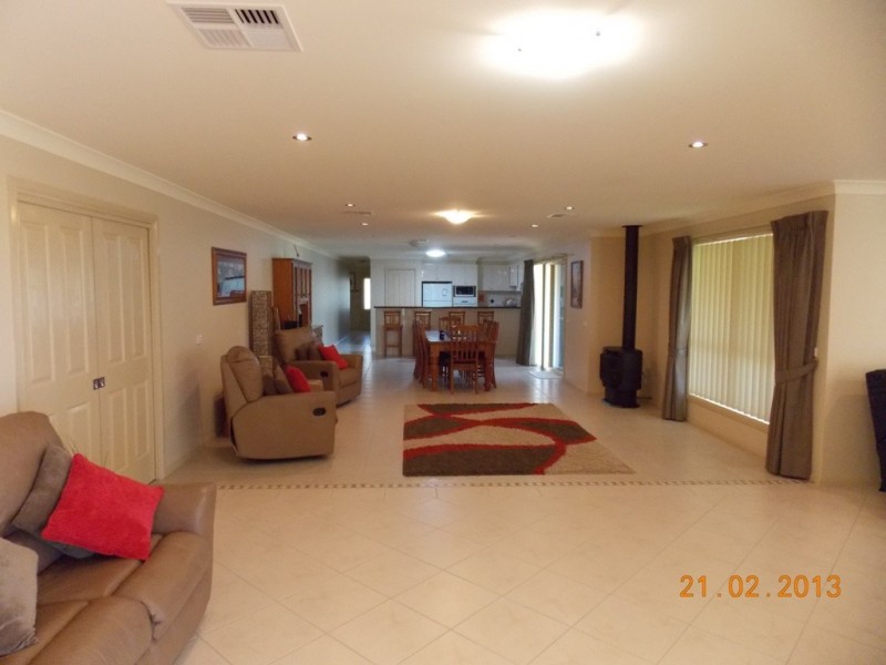 66 Blue Ridge Drive, Bathurst NSW 2795