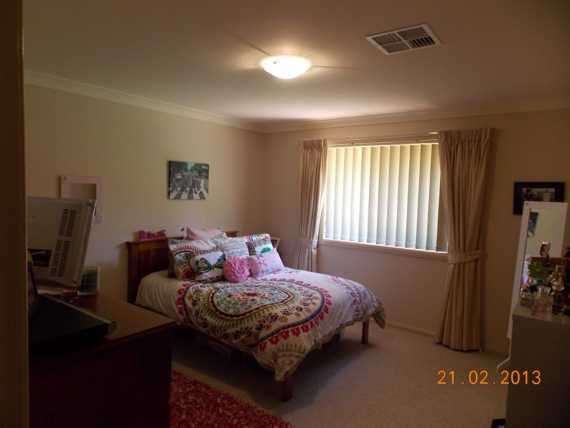 66 Blue Ridge Drive, Bathurst NSW 2795